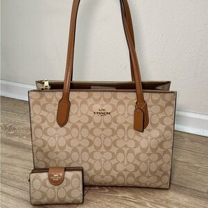 SOLD! COACH Large Women's Fashion Shoulder Bag And Wallet